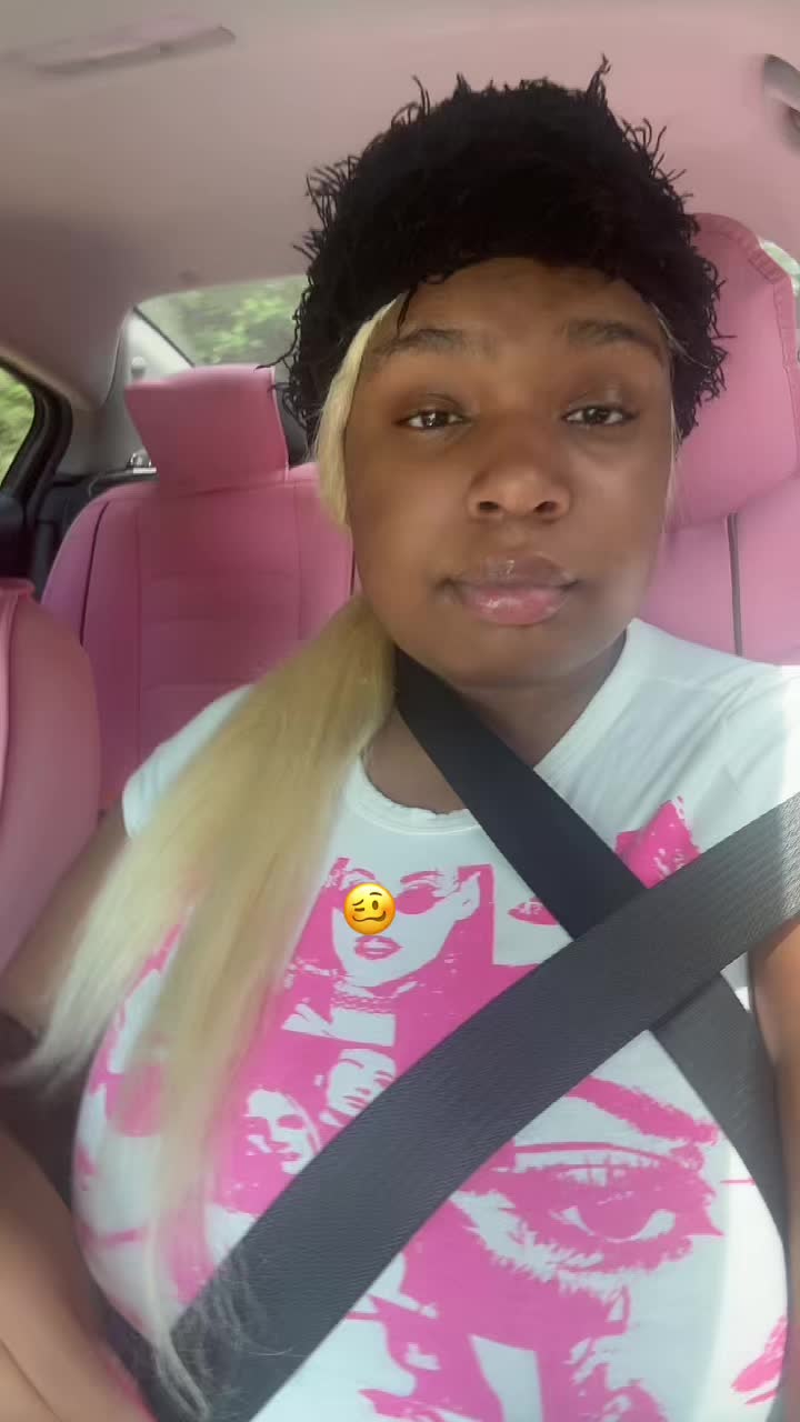 @Prettylil_ayanna15