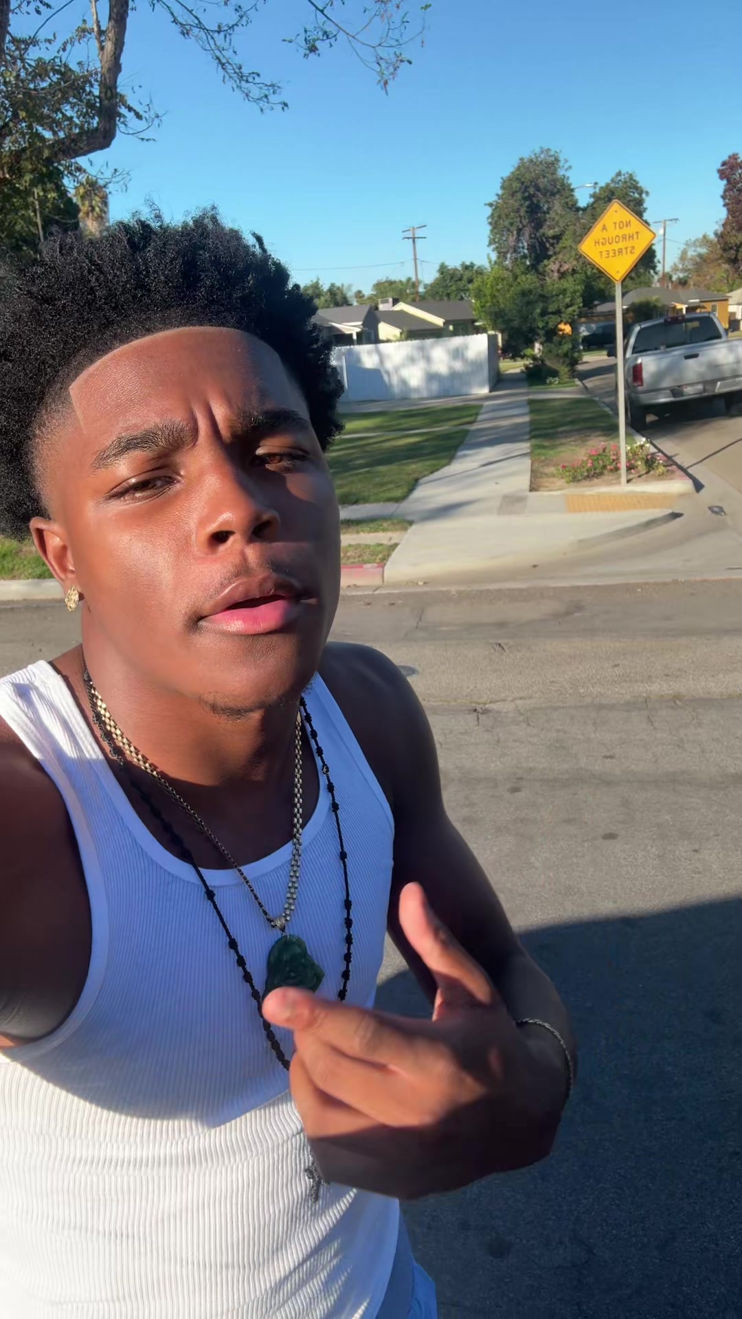 @🧎🏾♂️➡️