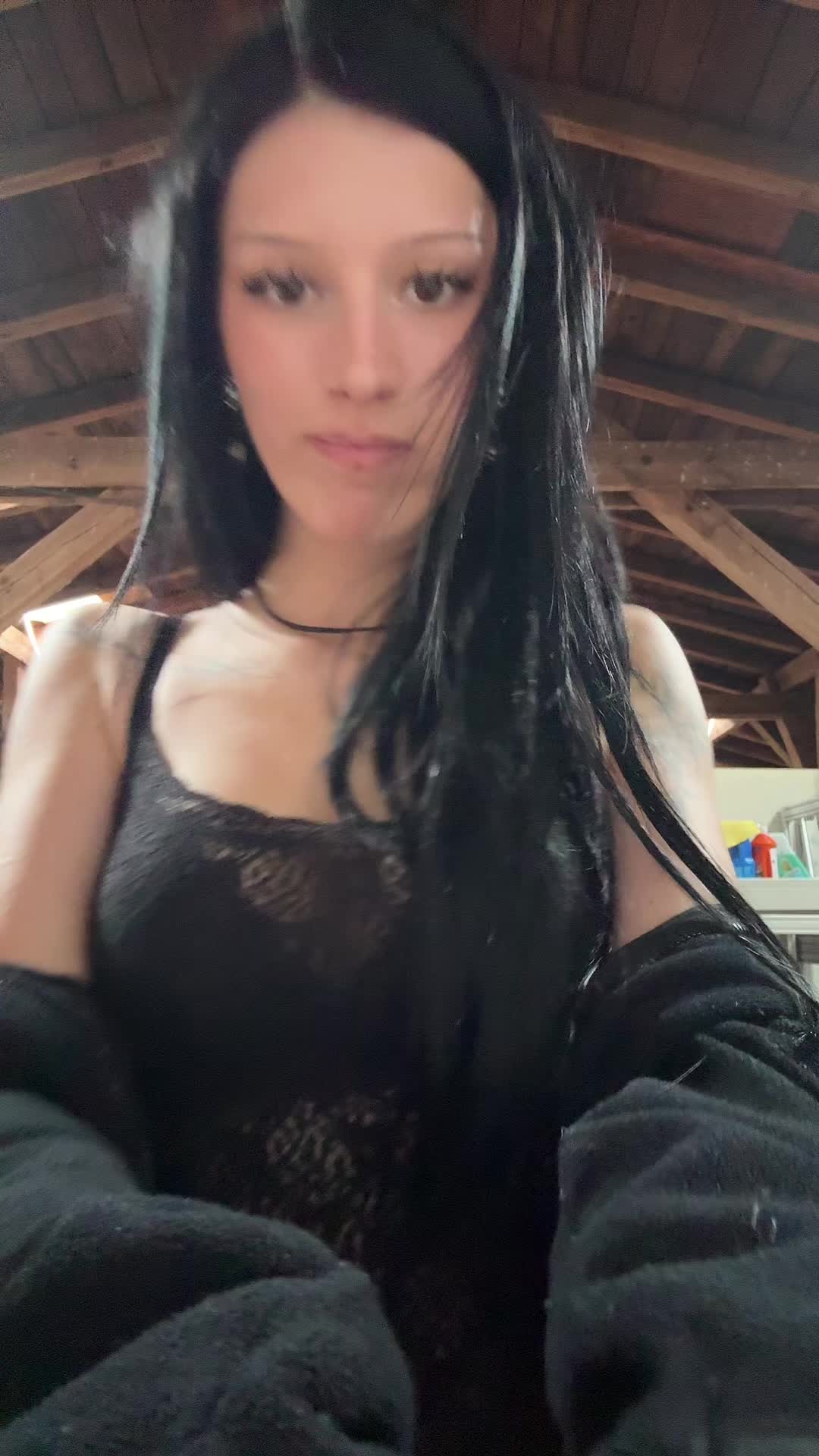 @ann-j&ugrave;lie