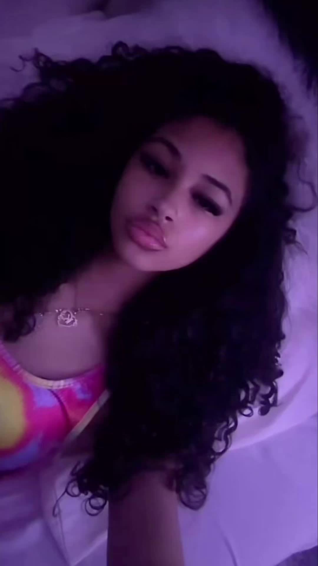 @👩🏽&zwj;💻