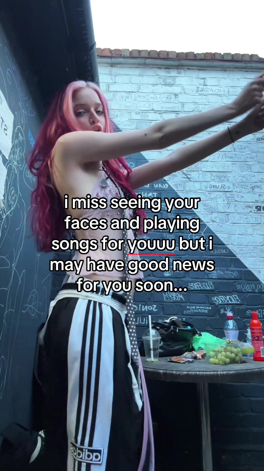 @VANÈS