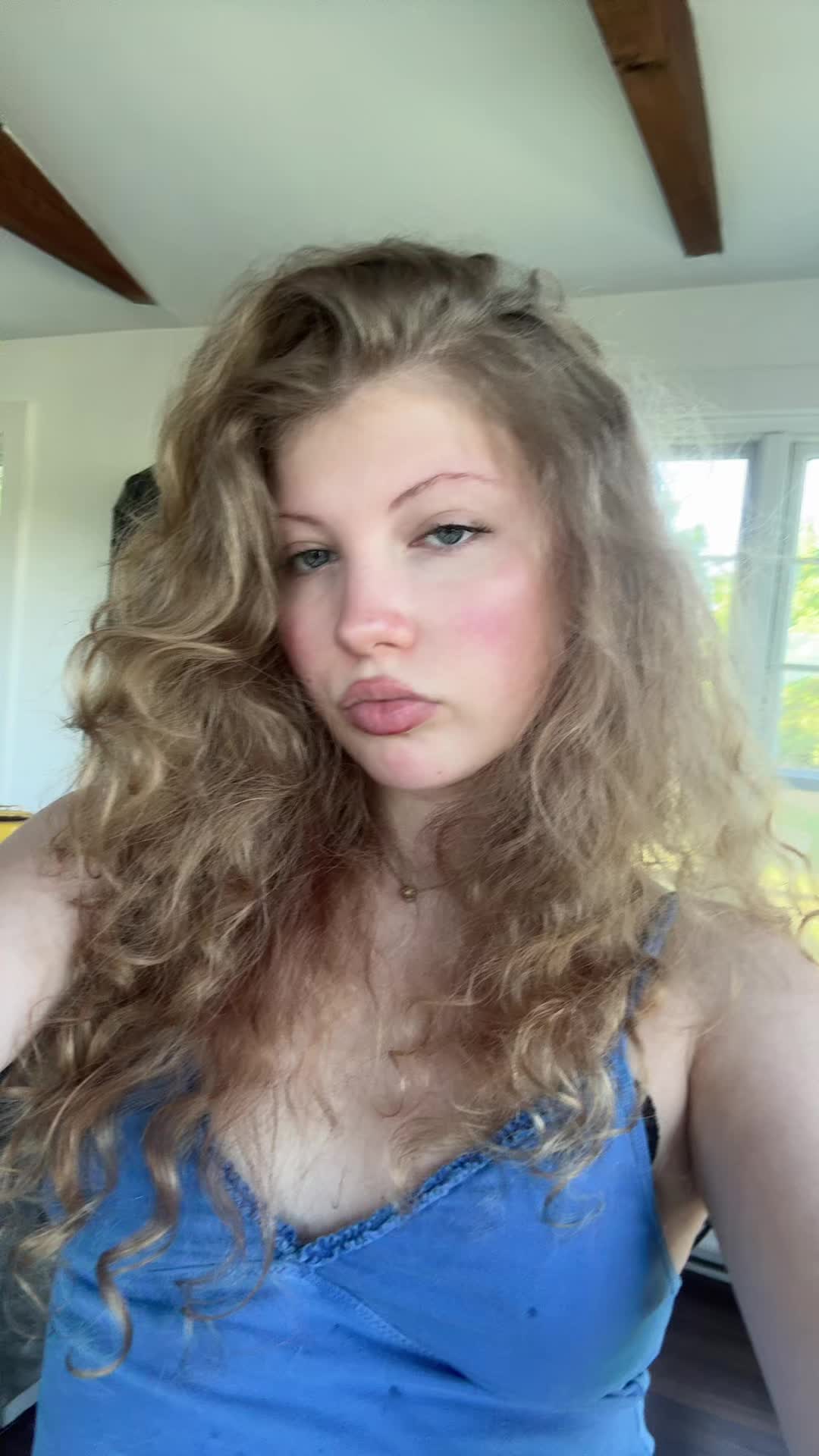 @BeaEatzCalicoCritterz