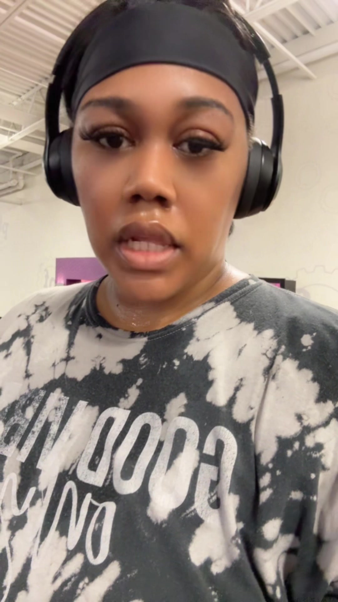 @The_Real_Lo