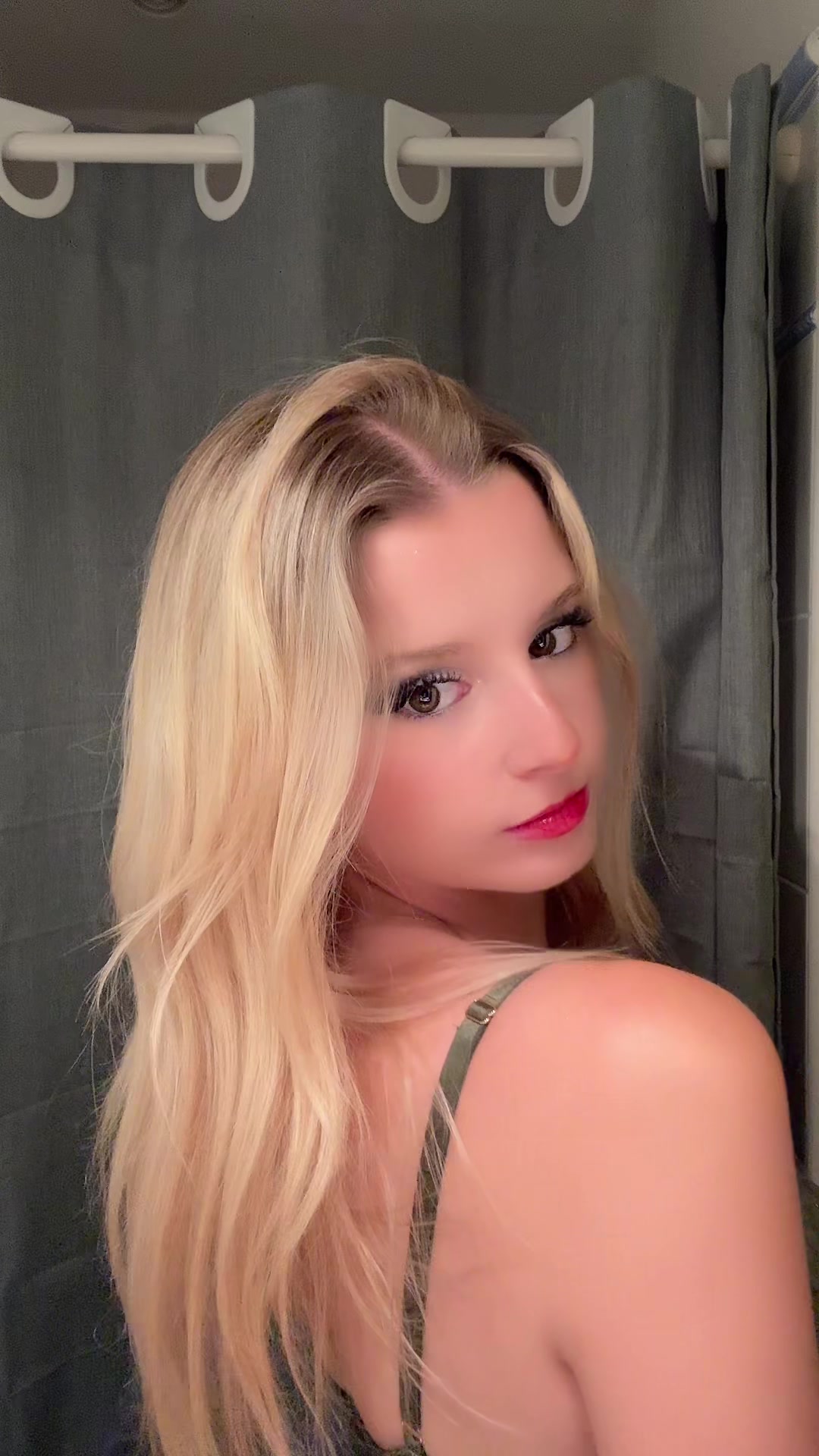 @𝐄𝐥𝐢𝐞