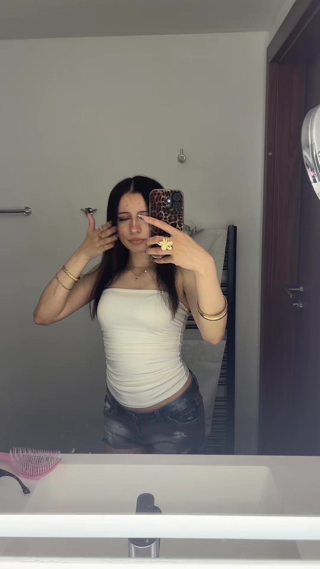@🥸