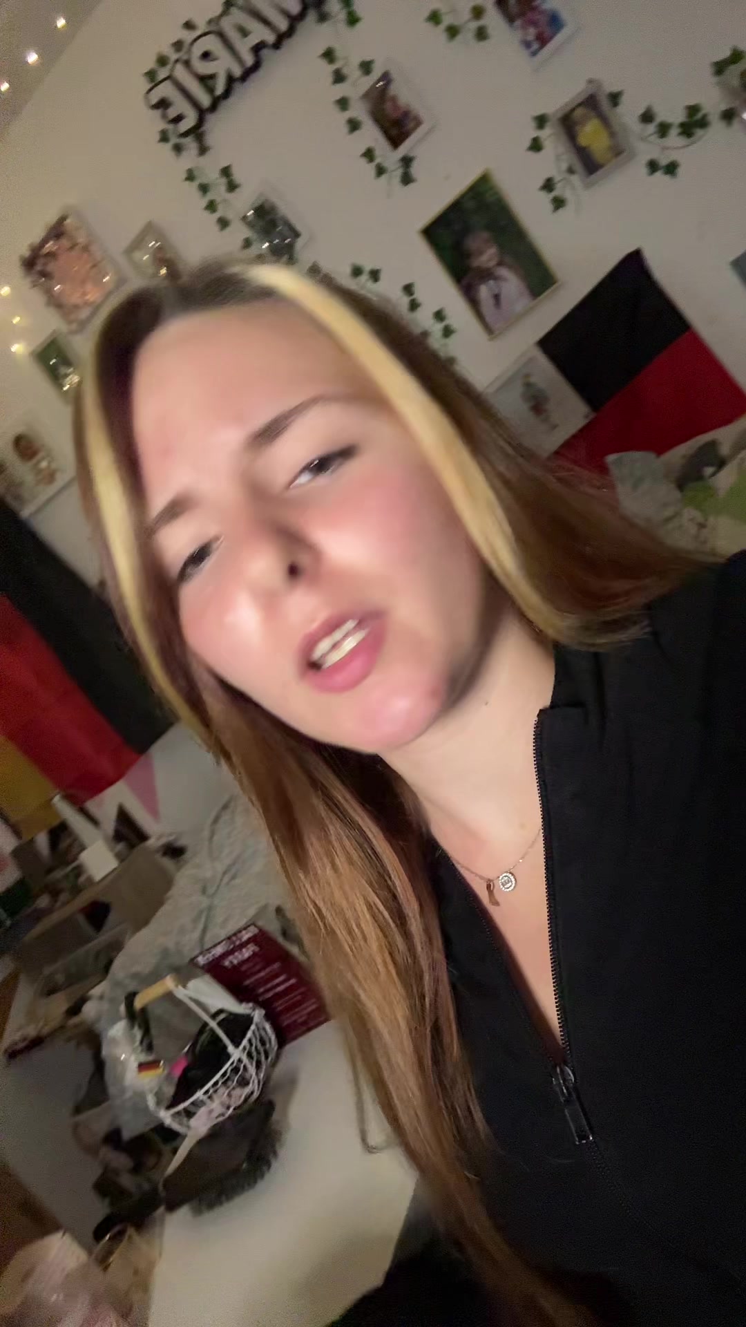 @Laura Marie Becker