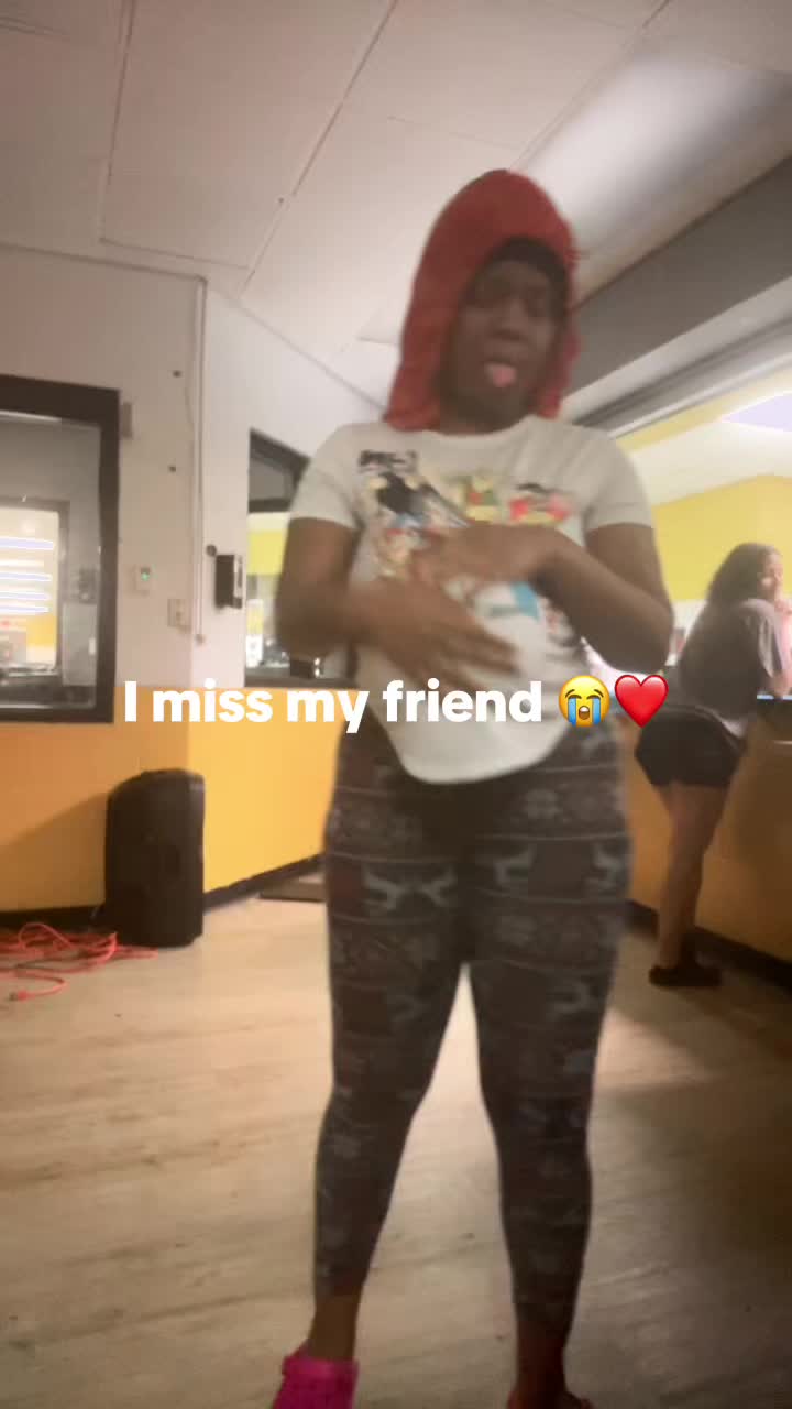 @Prettylil_ayanna15