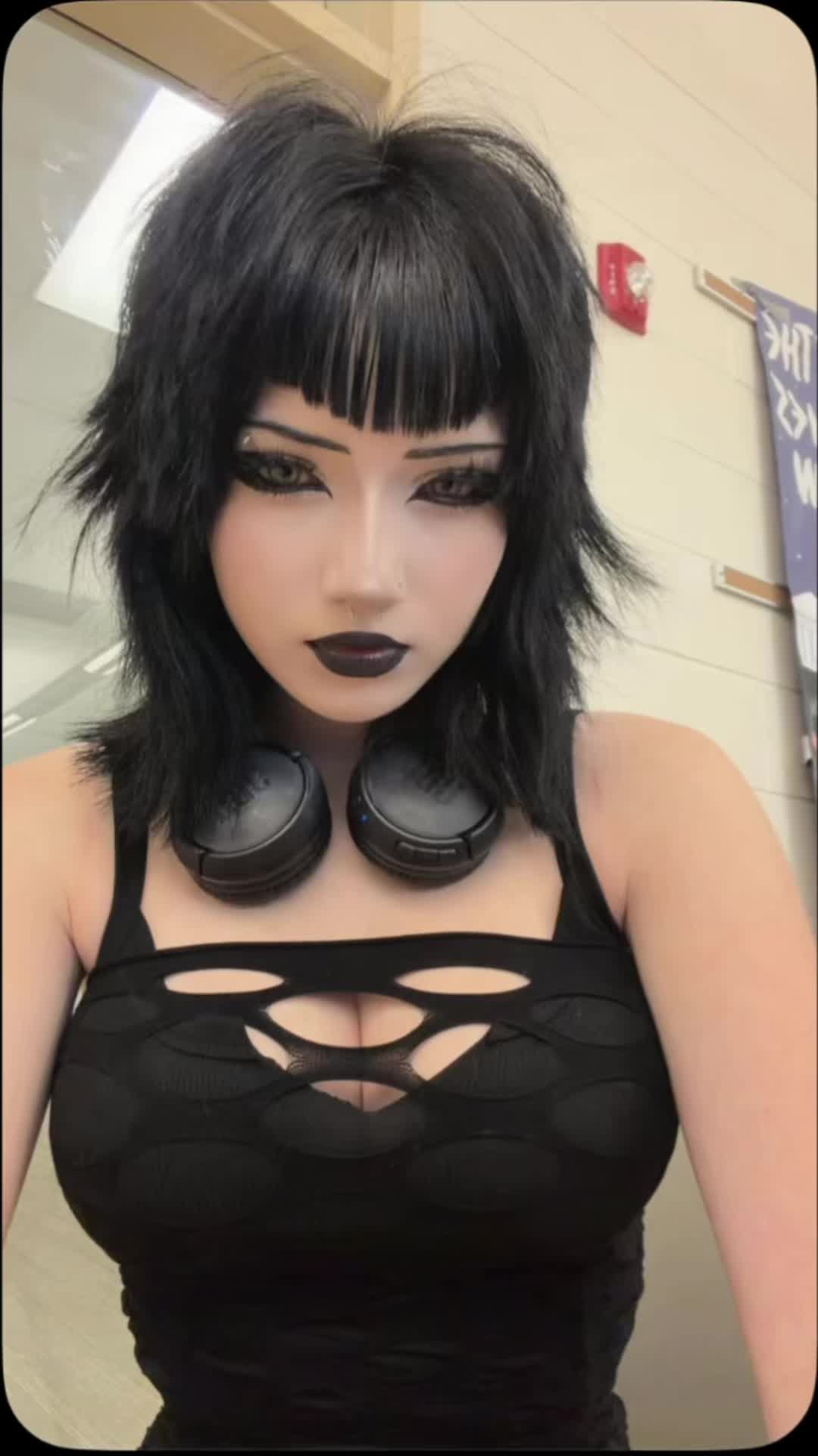 @𝔄𝔯𝔦 𝔍𝔢𝔞𝔫𝔫𝔢 🧛🏻♀️🦇