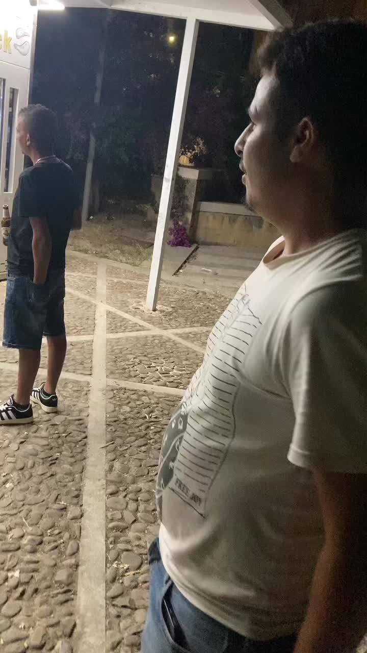 @«