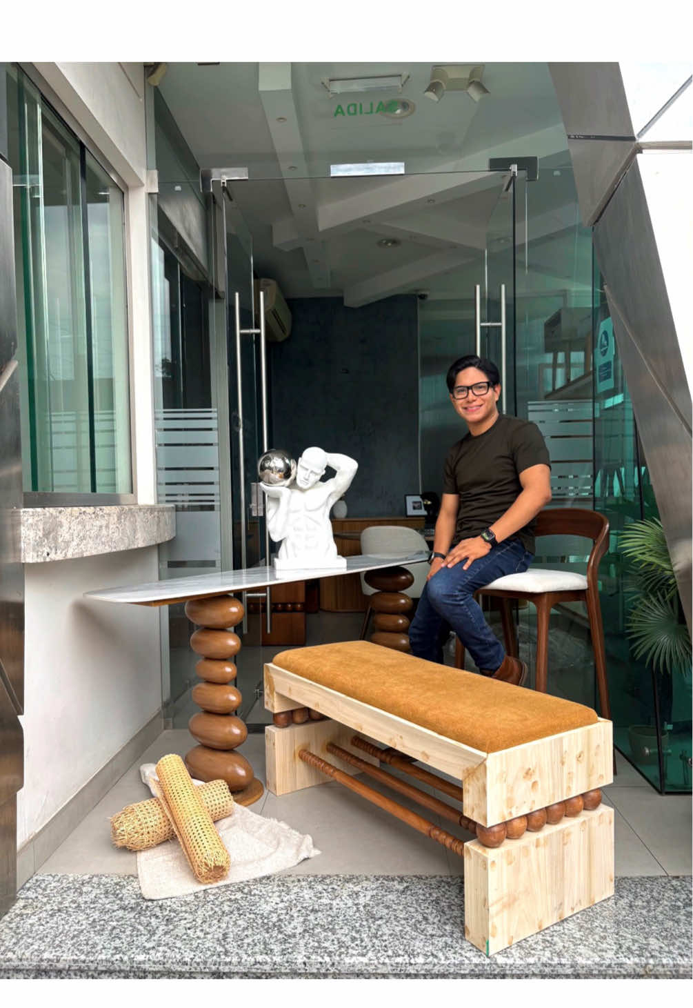 @Bruce Studio || Mobiliario