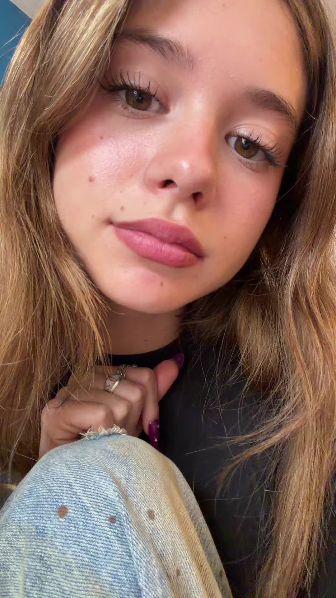 @skyskysofly