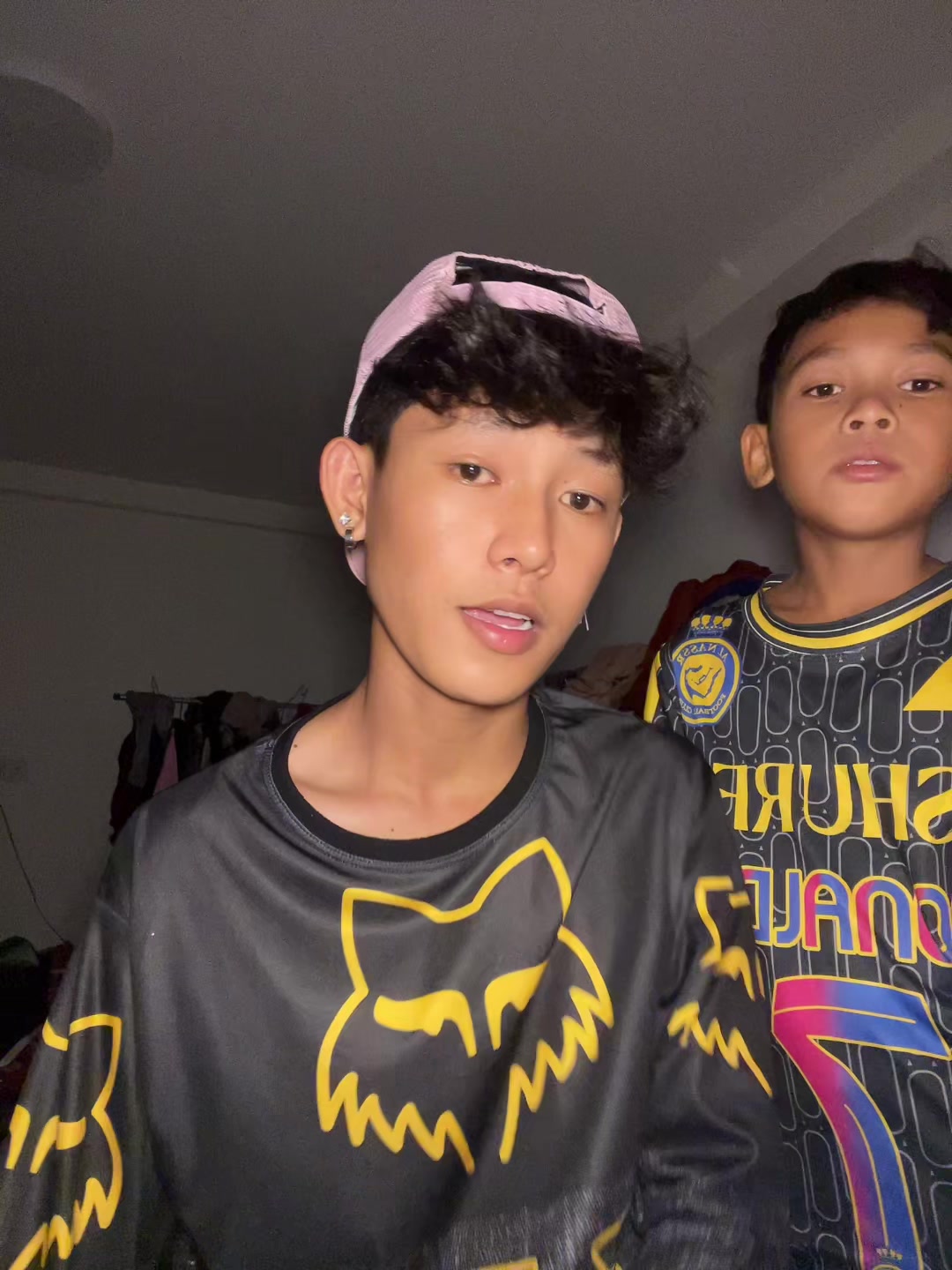 @CHHOŘNG~CHHOŘNG