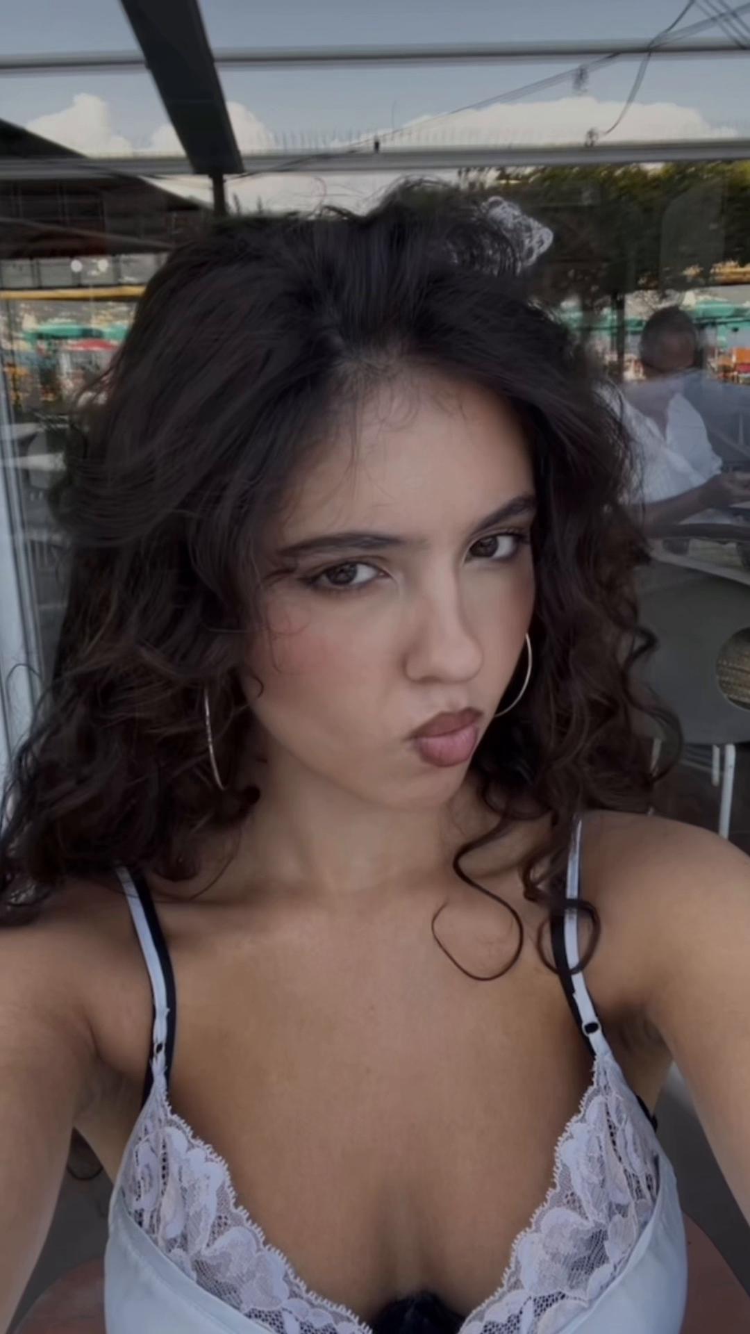 @kᥲ𝗋𝗈ᥣ𝗂ᥒᥲ