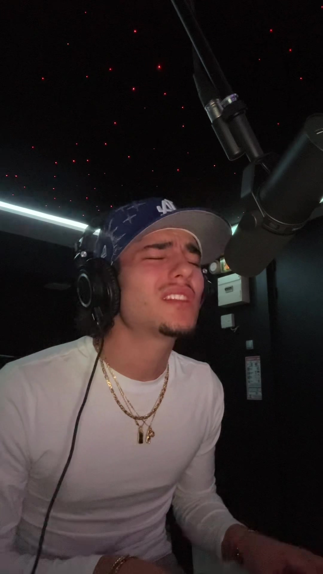 @DAKEEZ