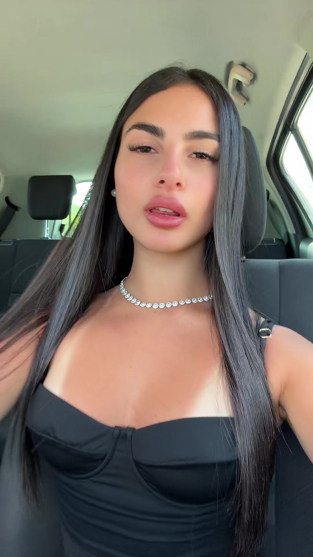 @𝐧𝐨𝐞𝐦𝐢