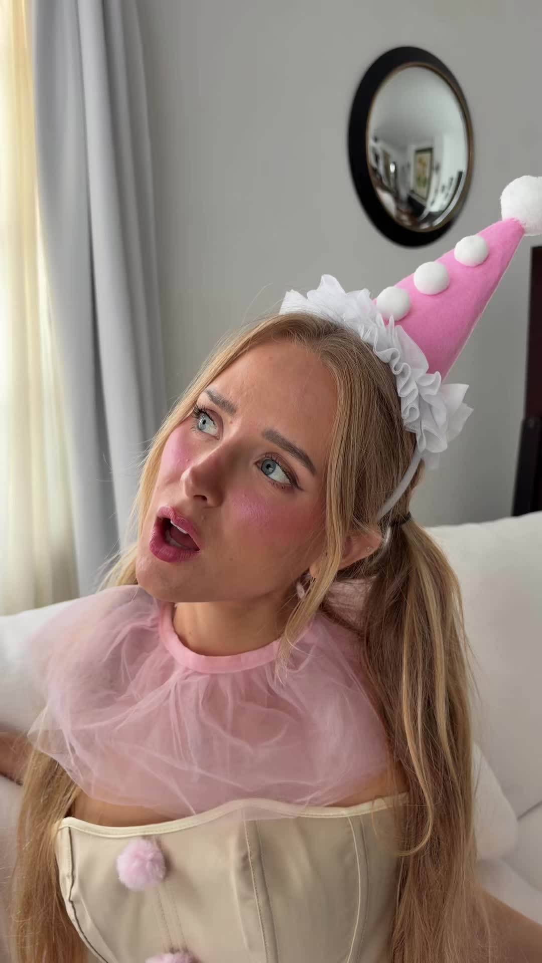 @caroline
