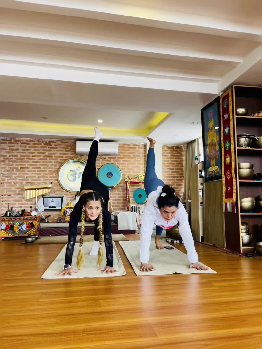 @Nitu singh yoga teacher zIn