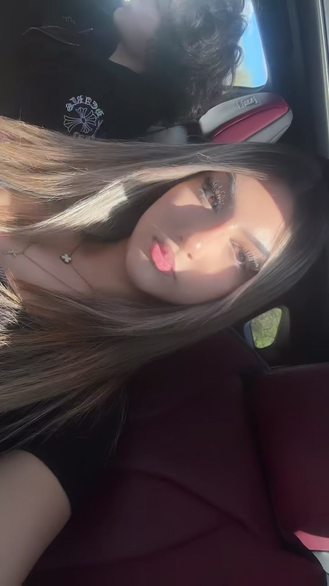 @⃟