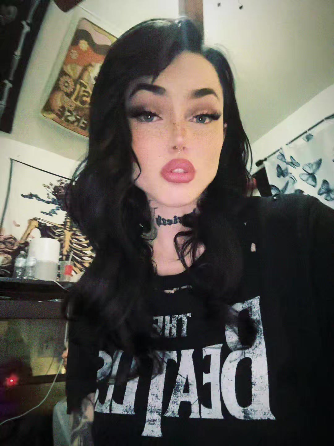 @Feral Barbie 🥀
