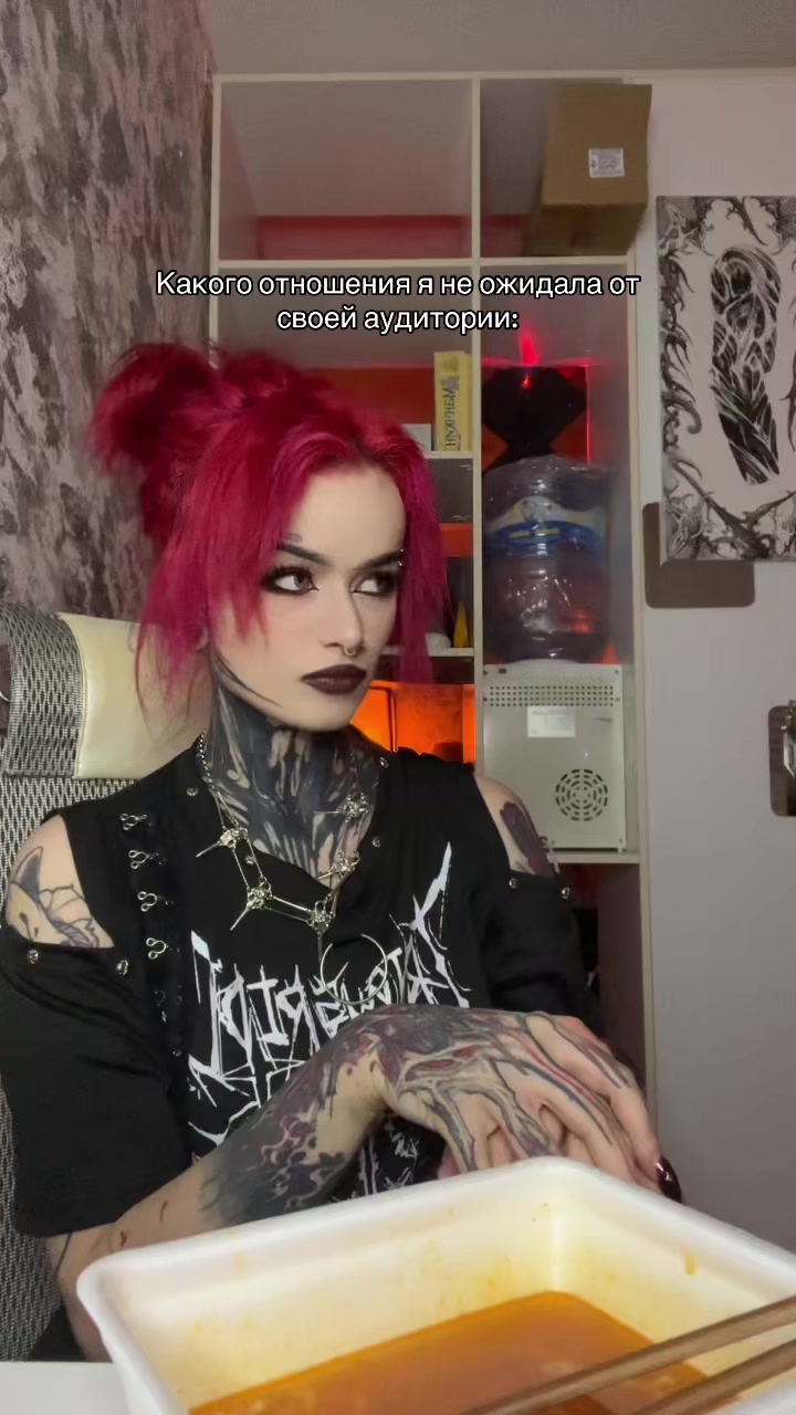 @Tsukini_suka🍅