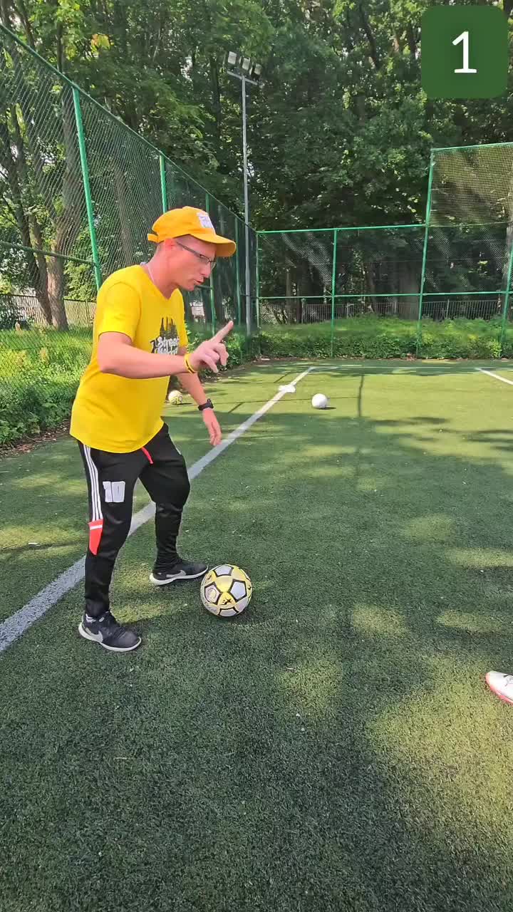 @Trener Dryblingu Piłkarskiego