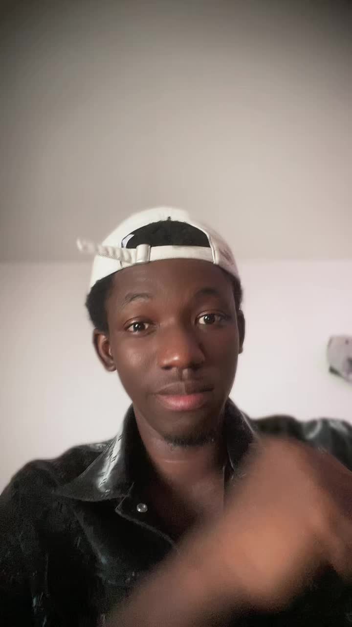 @ALHASSANE ✌🏾🇬🇳