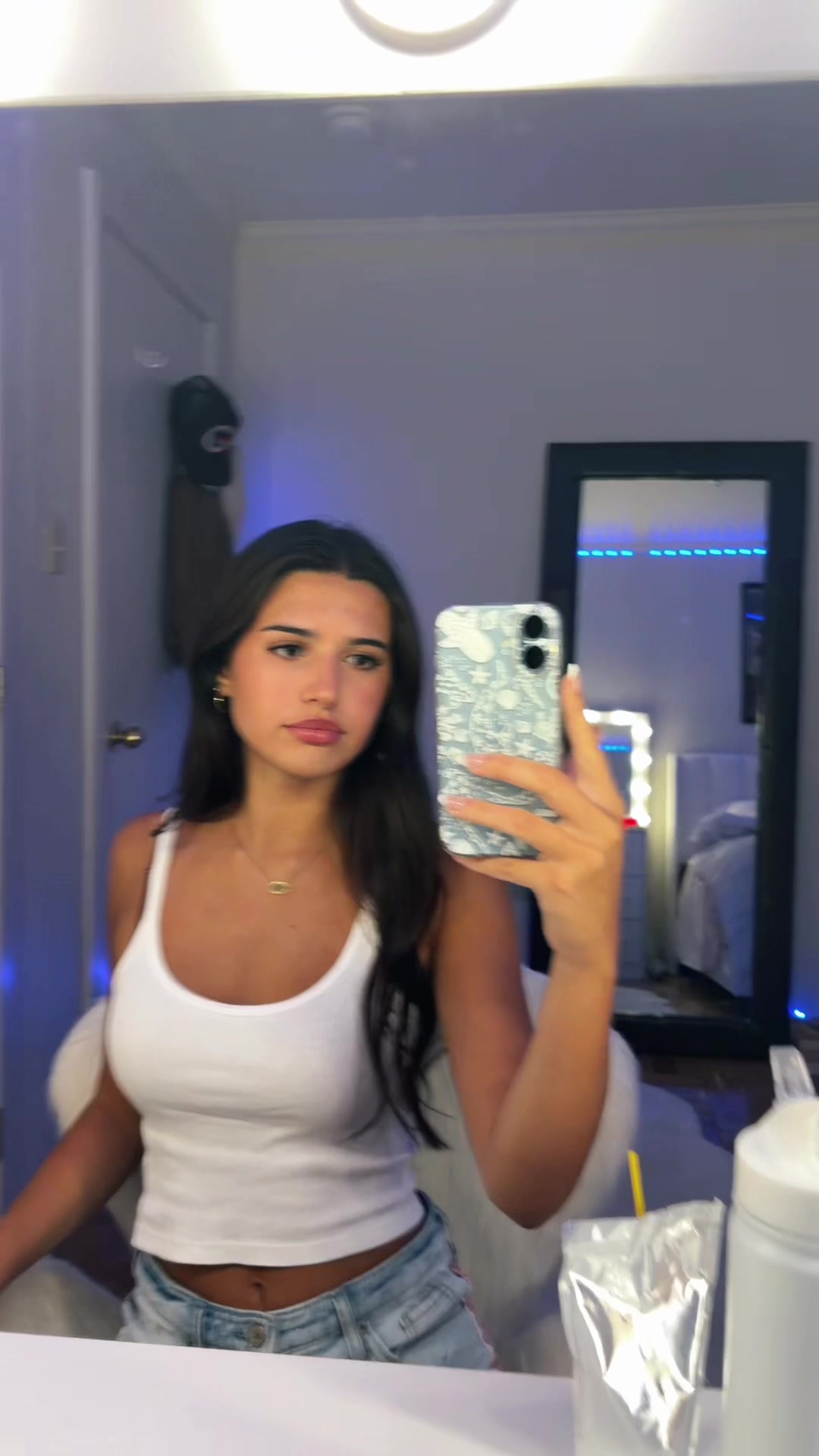 @lily