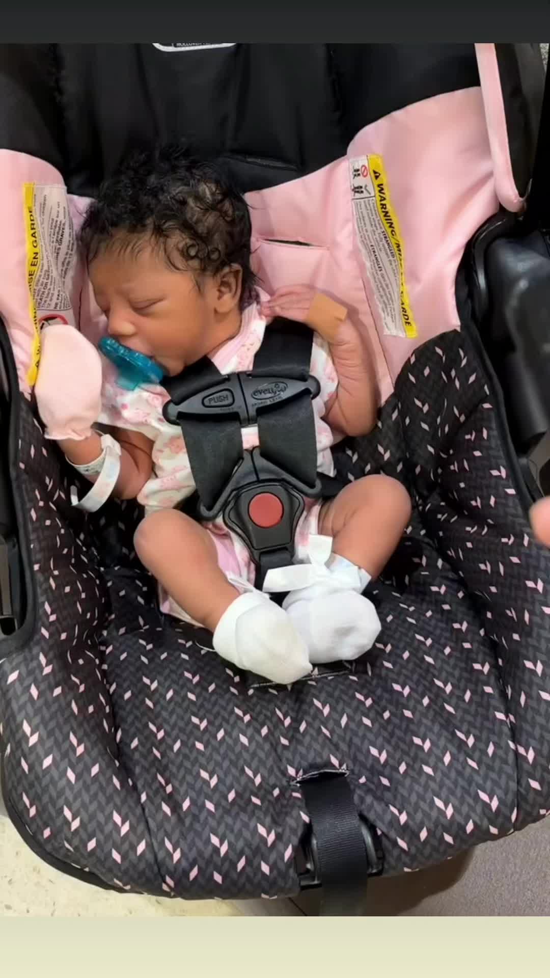 @Ta&rsquo;mia 💗