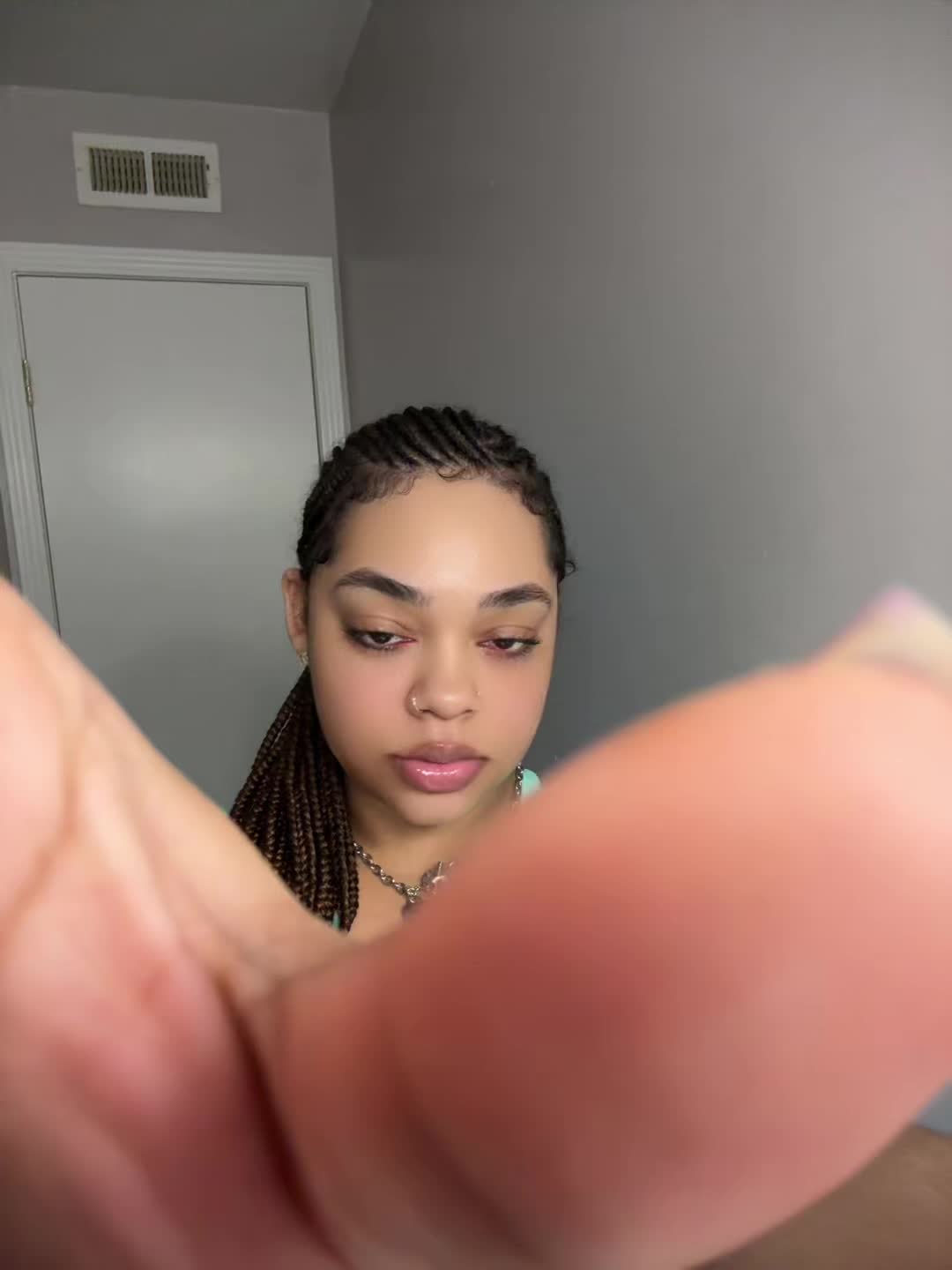 @Her_Her_Her