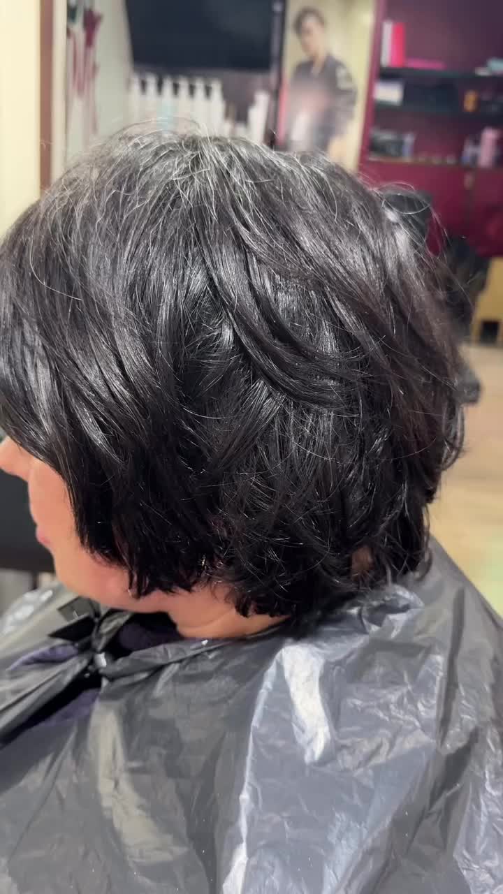 @Short Hair Cutting Specialist