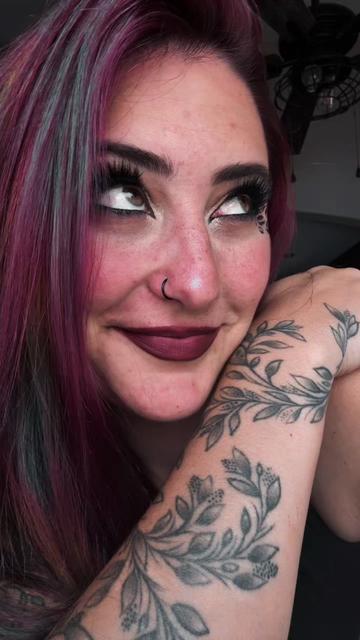 @Kelly 💖 Streamer + Gamer 🎮✨
