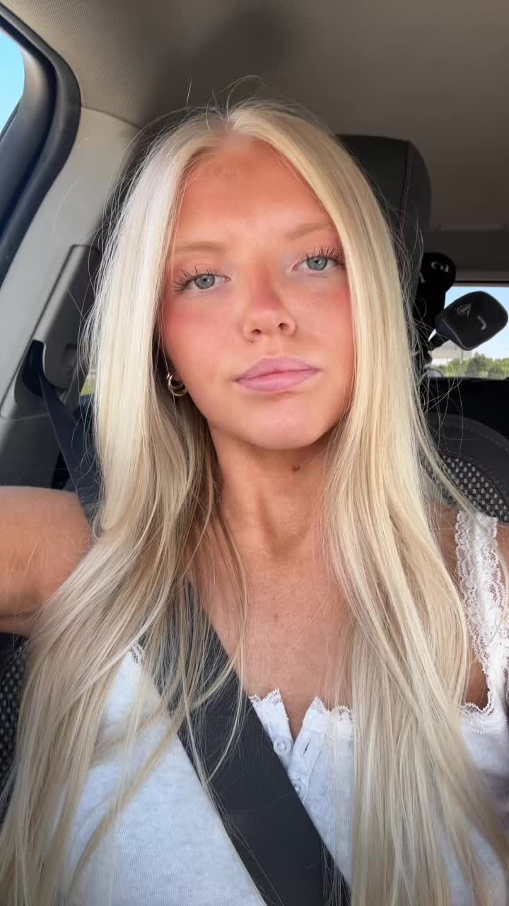 @👱🏼♀️