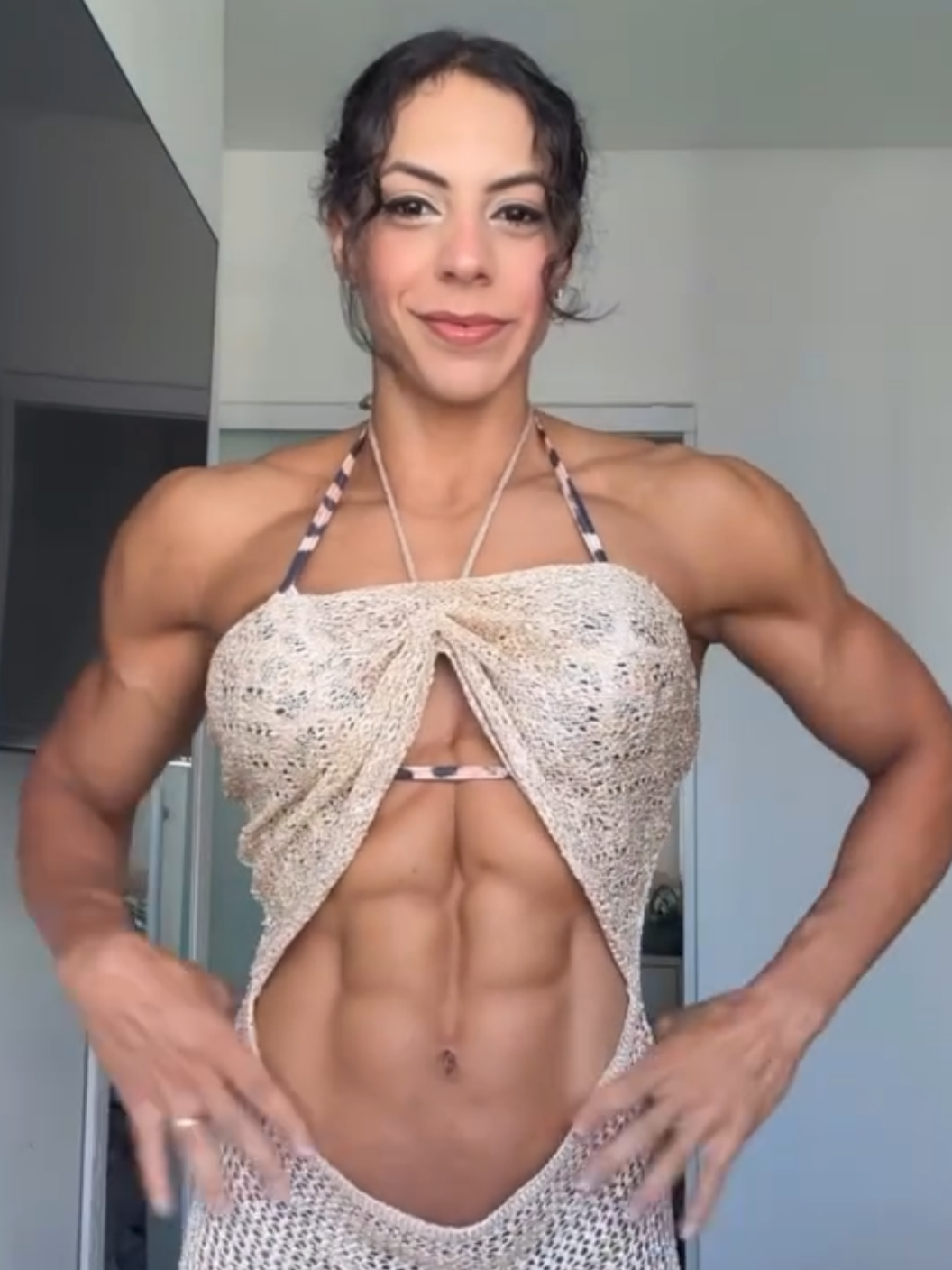 @muscle.girl.queens