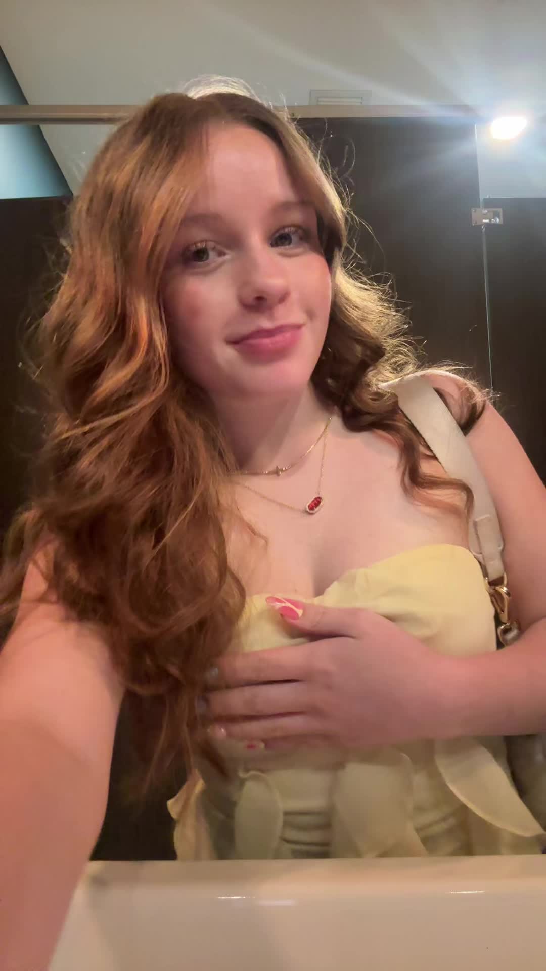@hi.