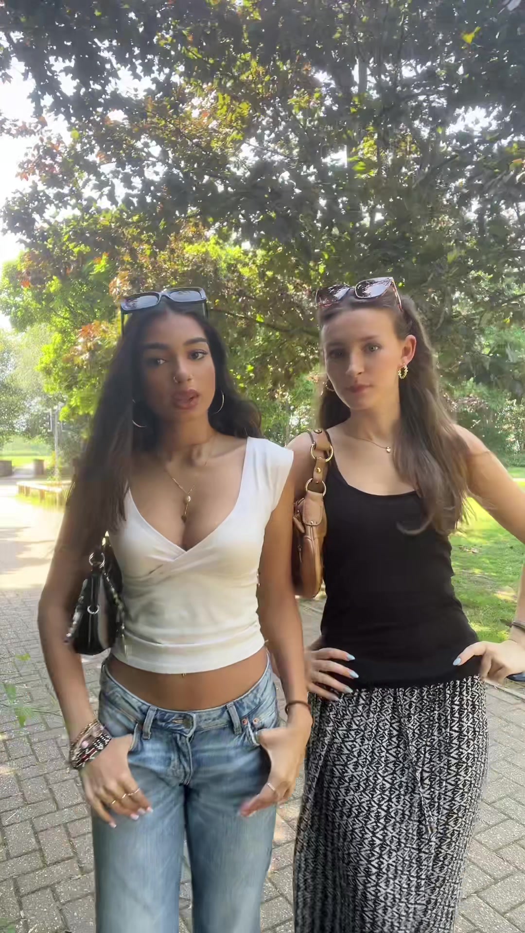 @Aari