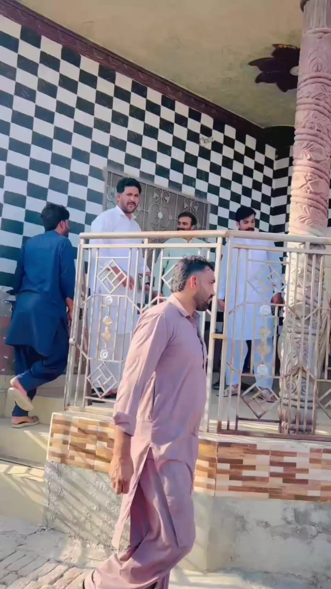 @Anouncer Huzaifa Gondal