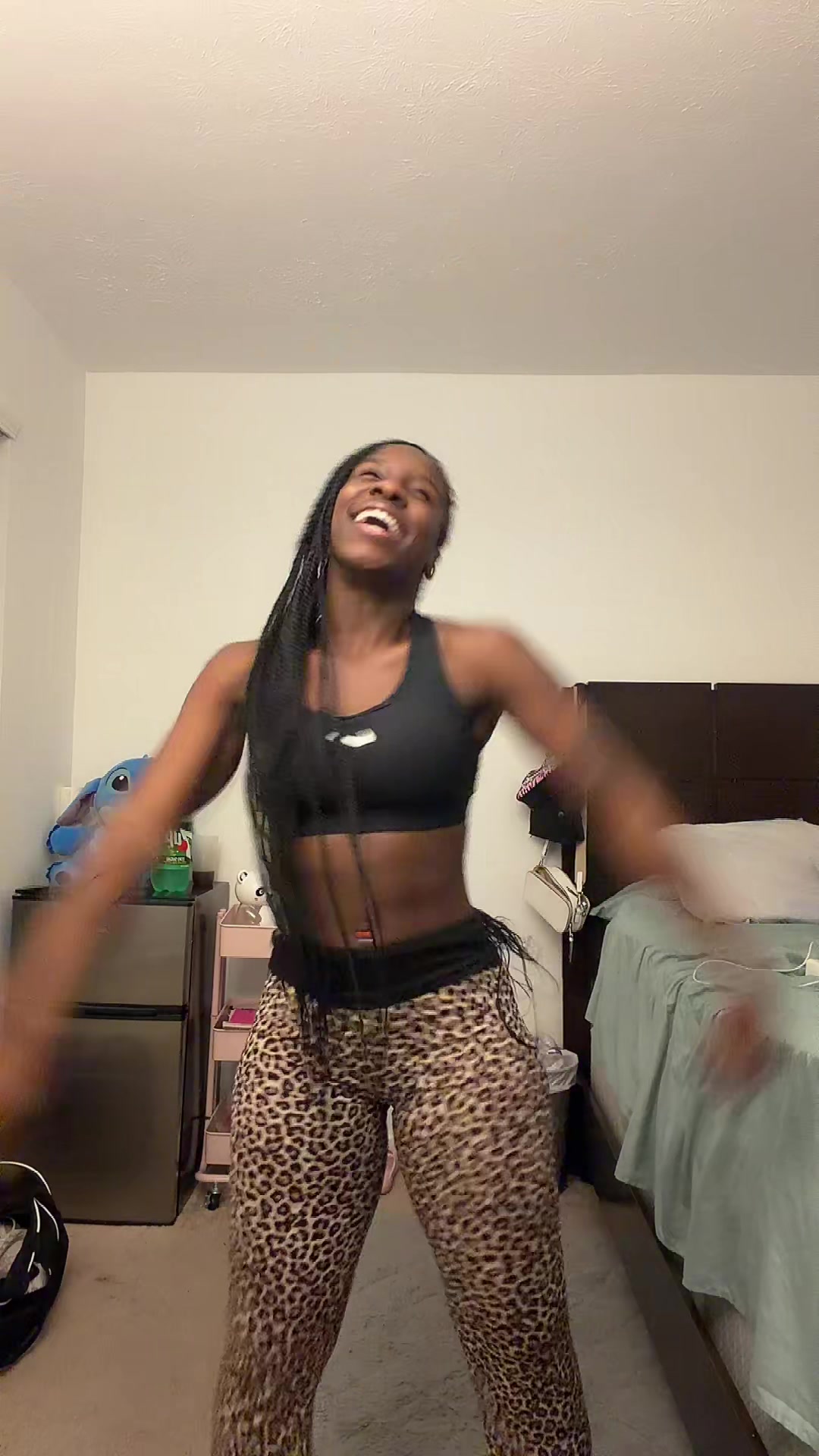 @theyadoreruthie