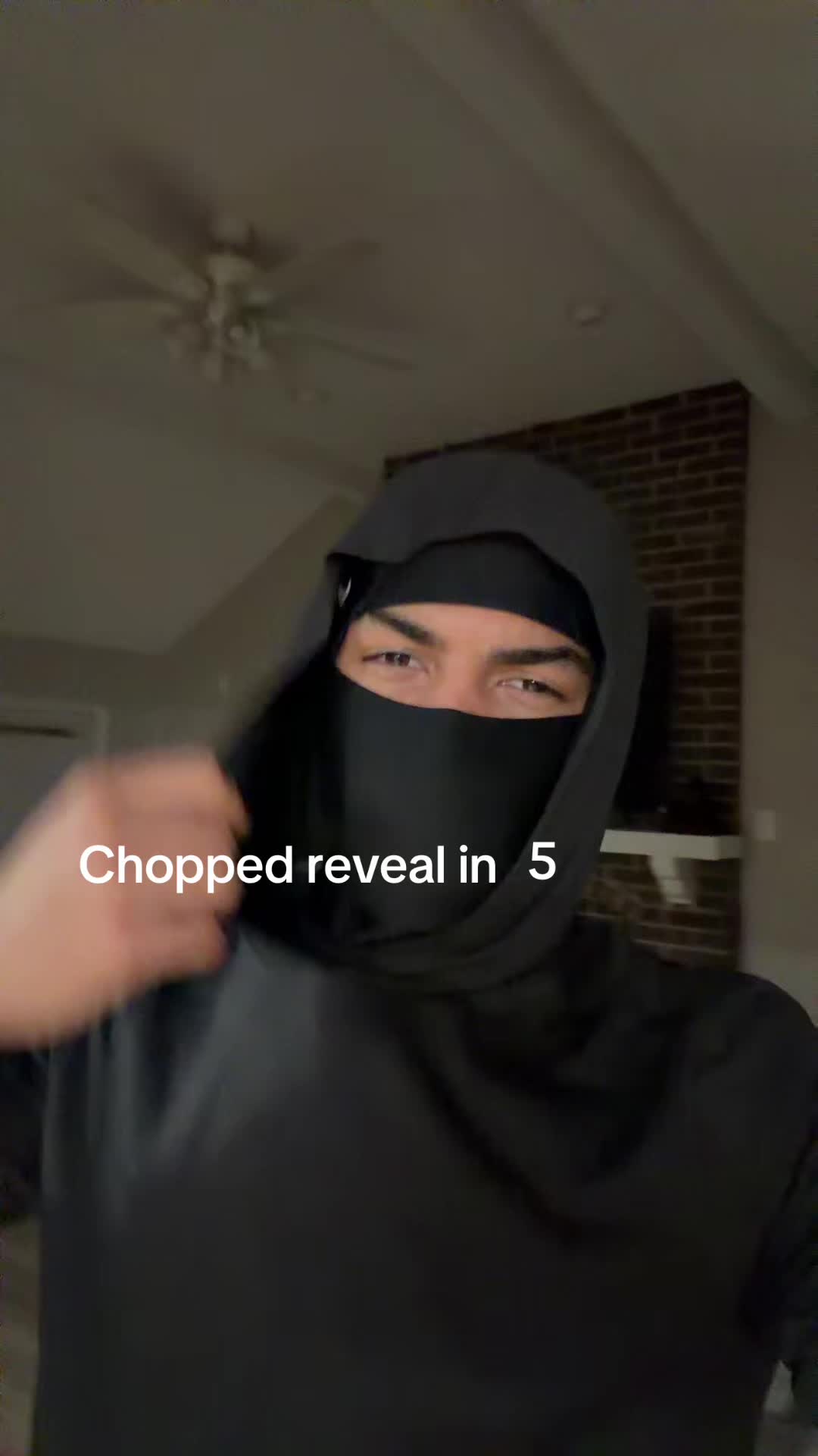 @⃟