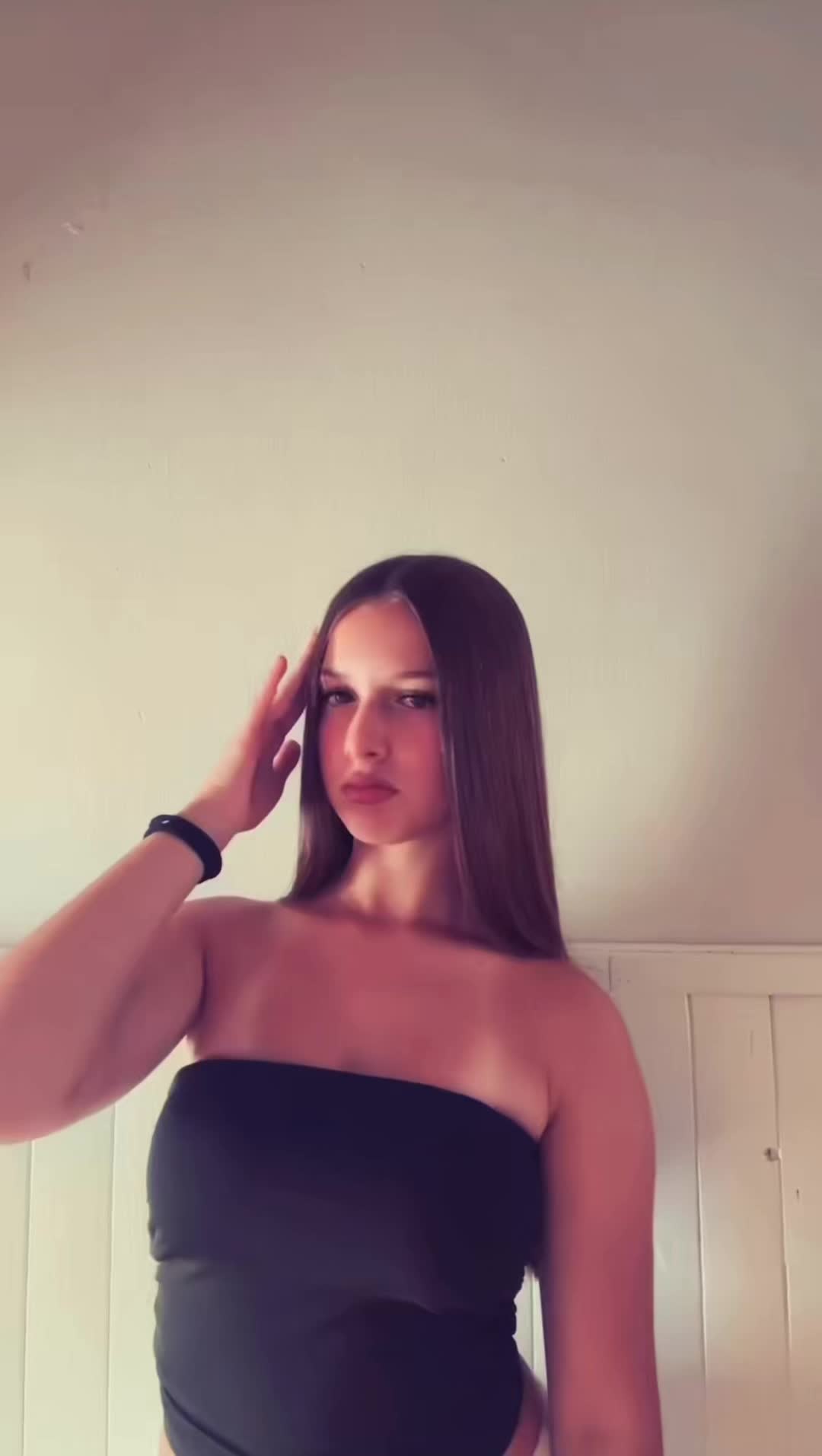 @𝑨𝑹𝑰𝑨𝑵𝑵𝑨