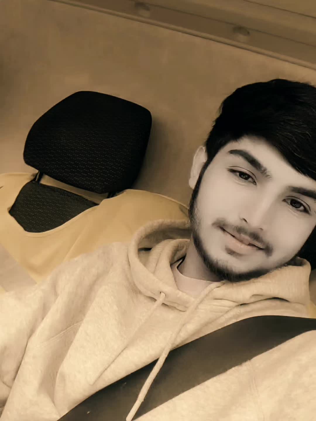 @F A I Z I+33🇵🇰🇫🇷