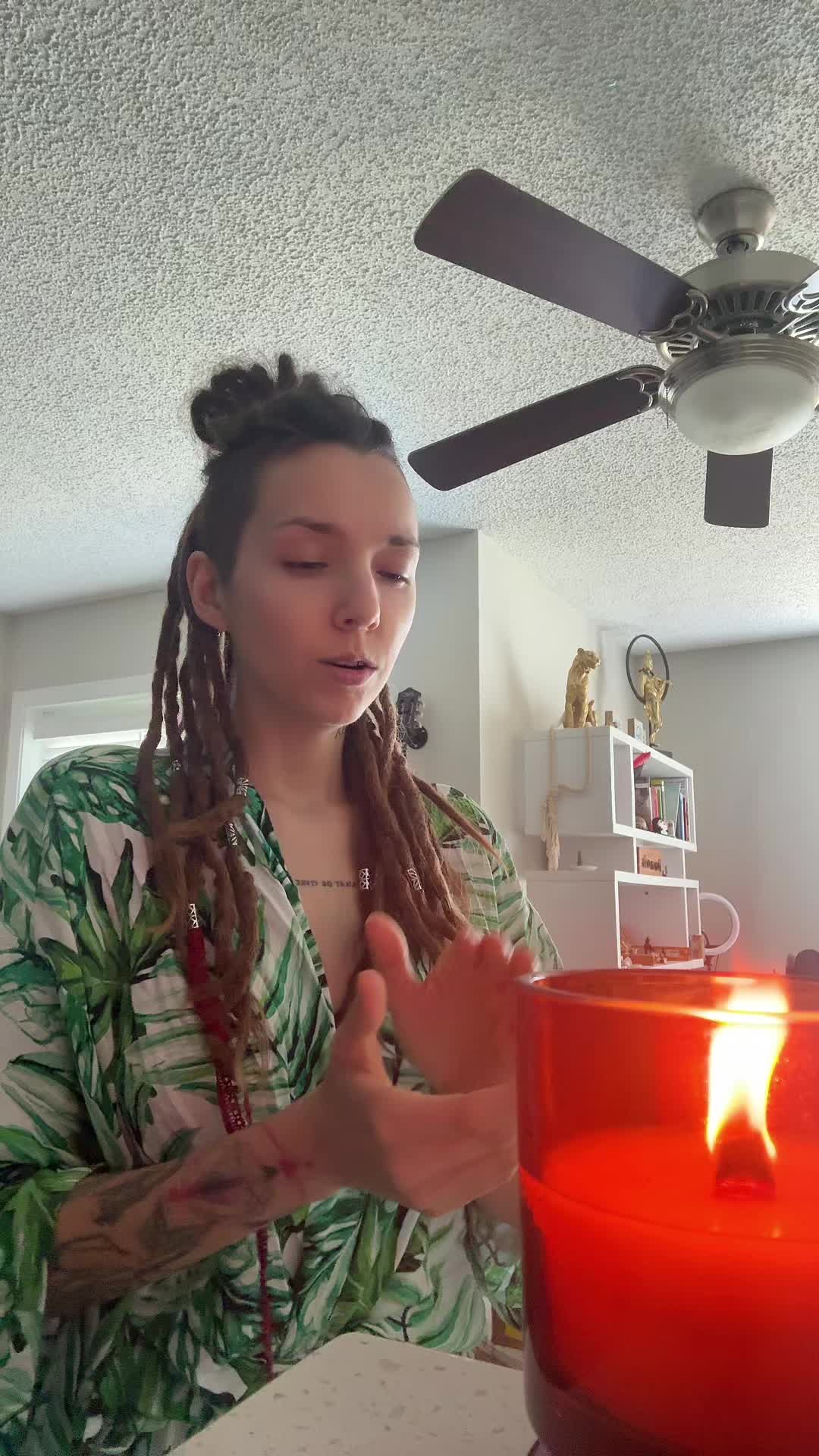 @Velaviee