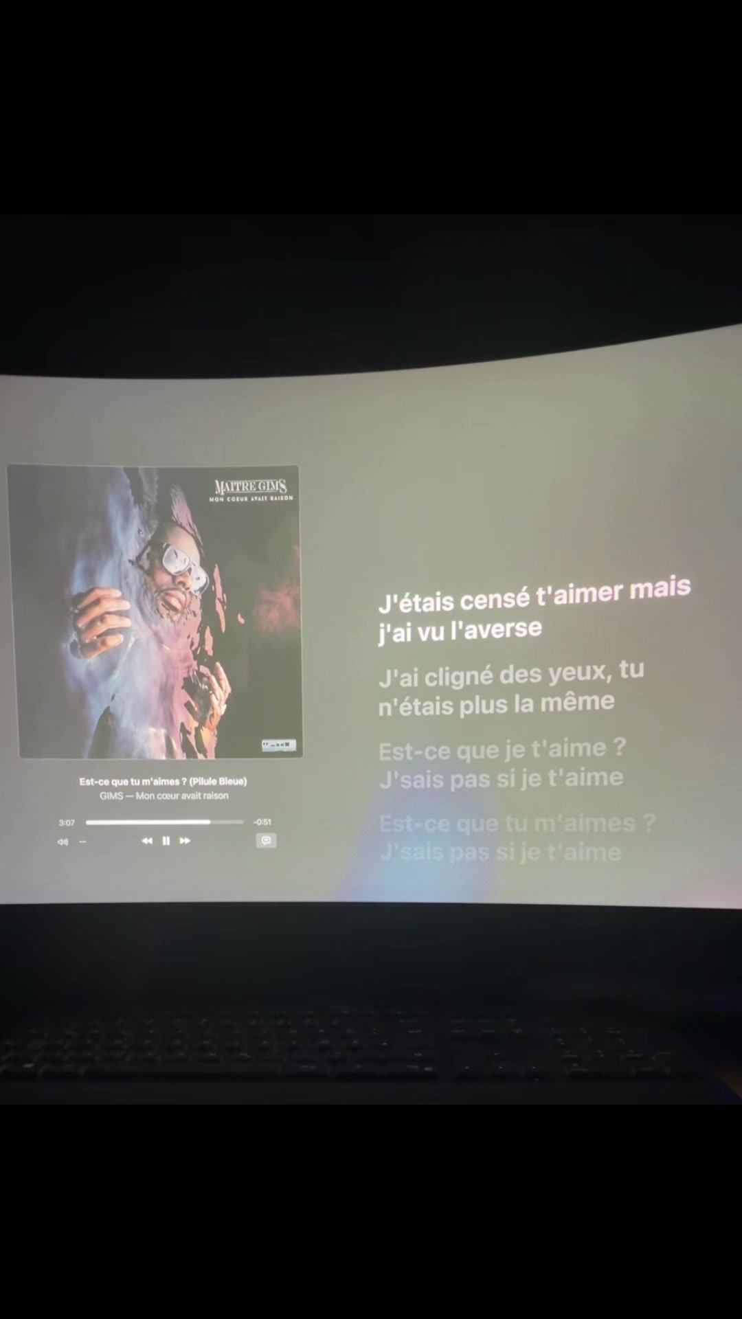 @𝔩𝔶𝔯𝔦𝔵𝔠𝔰__🎧