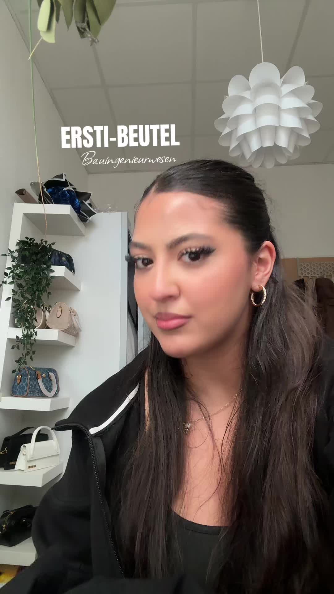 @𝐀𝐲𝐥𝐢𝐧