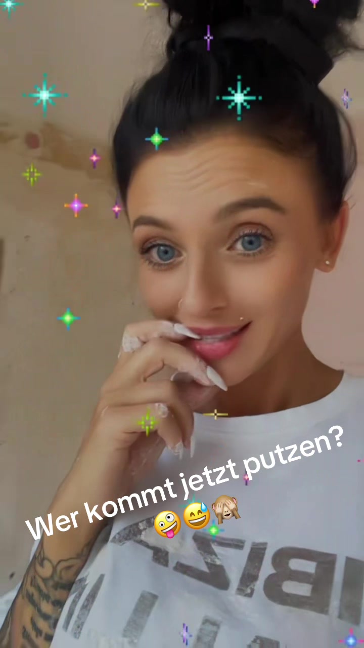 @ELLA 💜