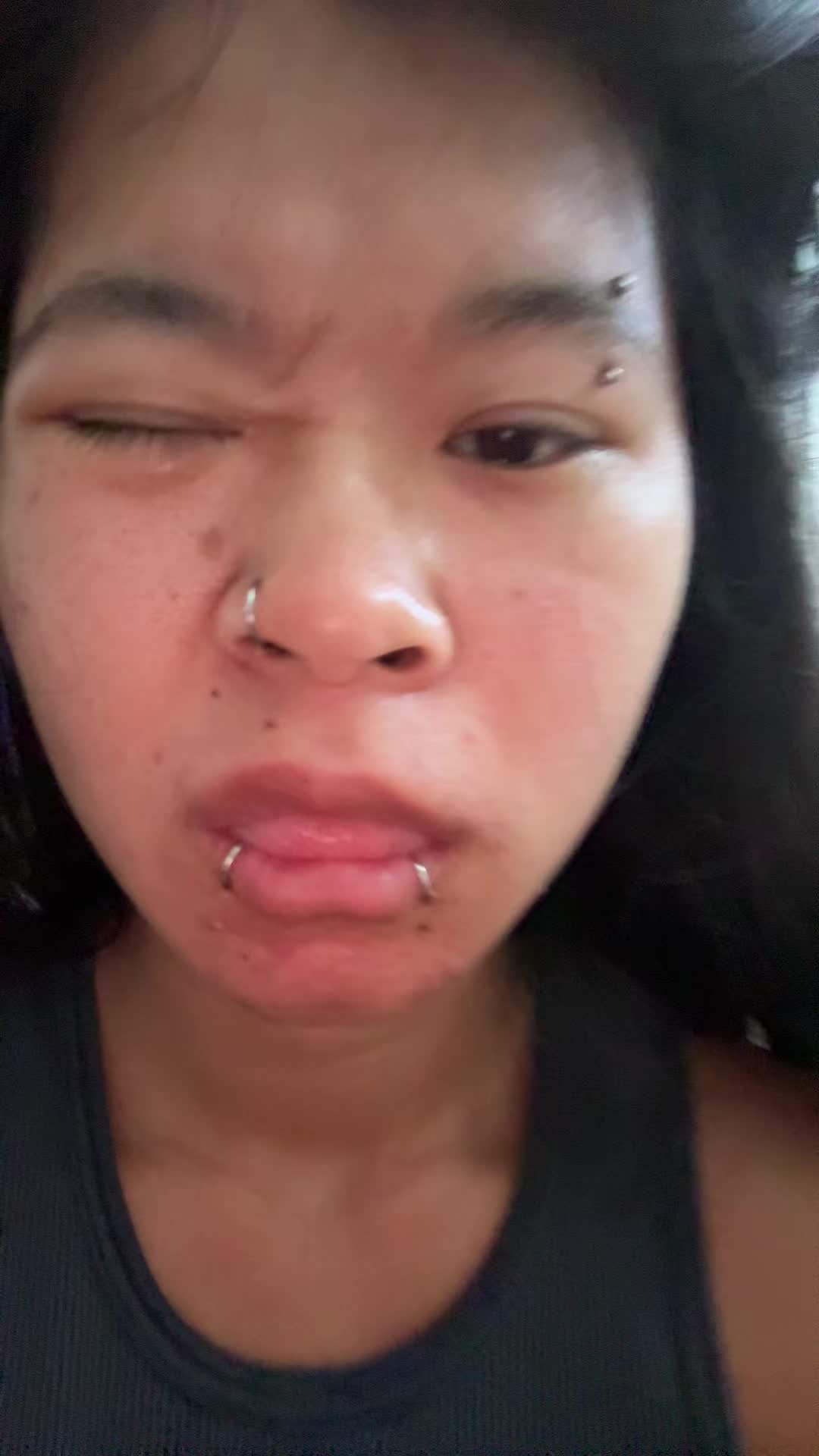 @￼