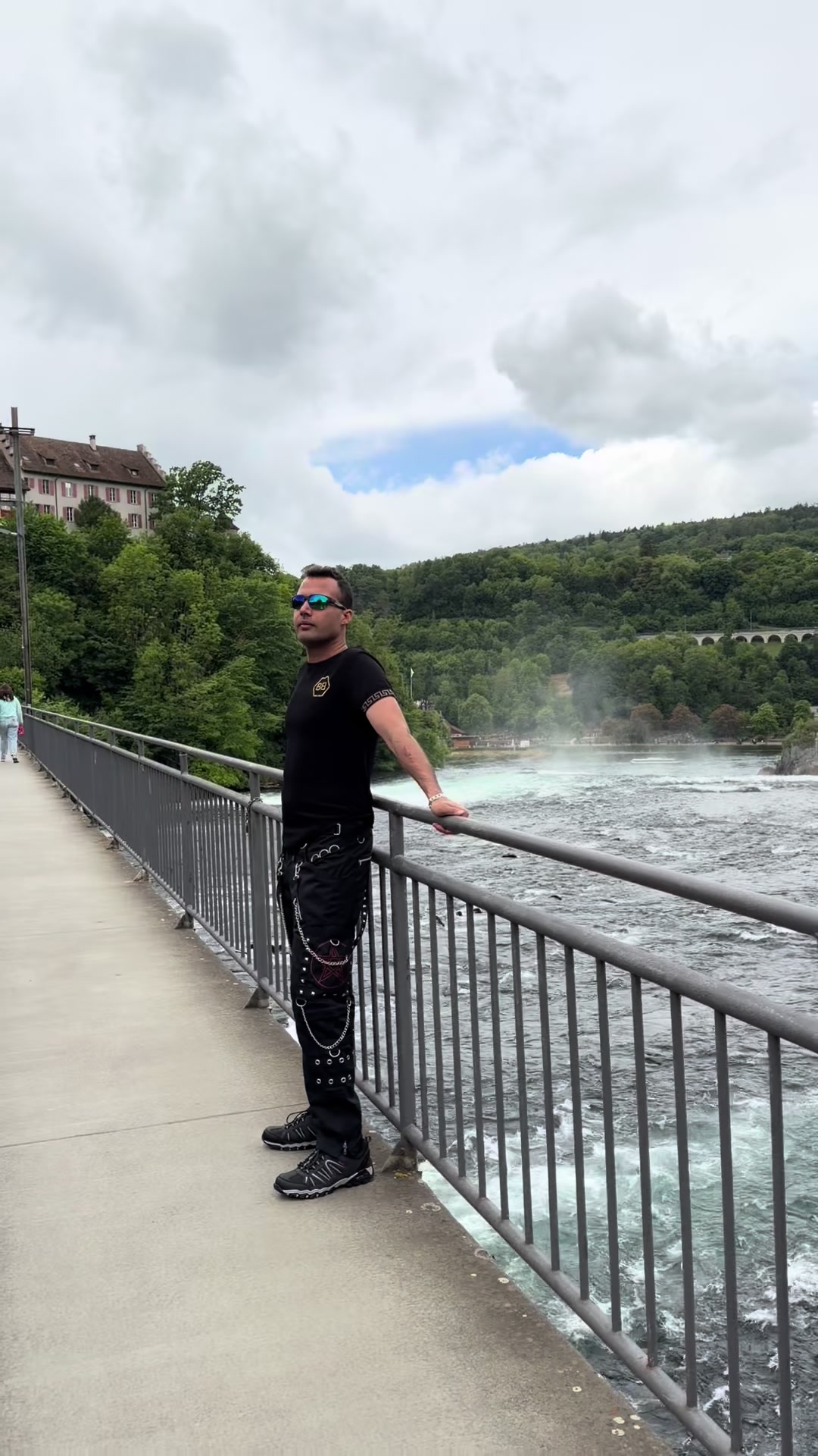 @𝓚𝓱𝓪𝓷 🇩🇪🇨🇭🇵🇰