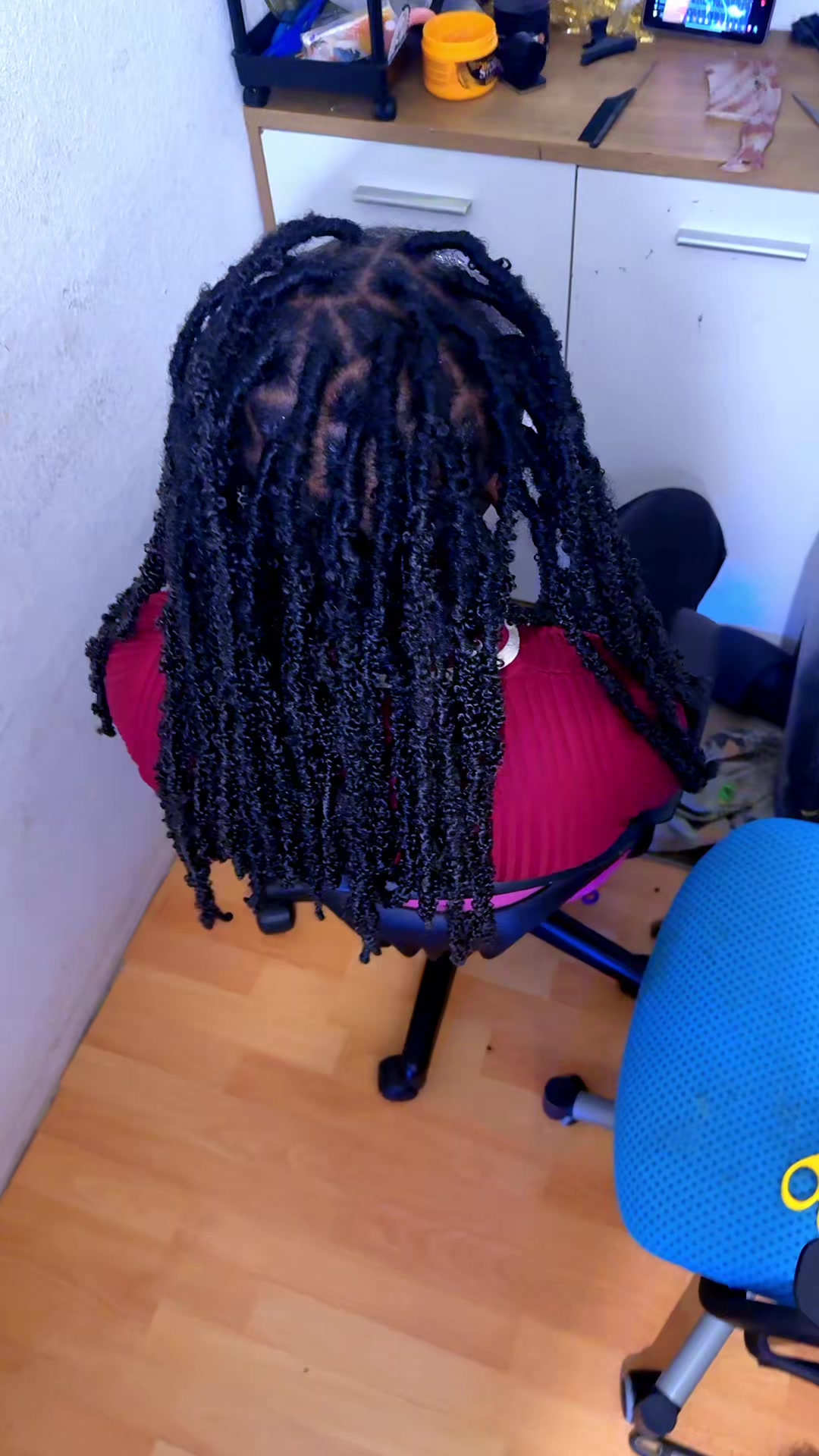 @Ririmakeover & hairstylist