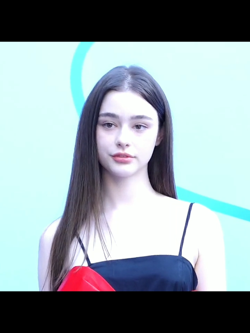 @Chloe
