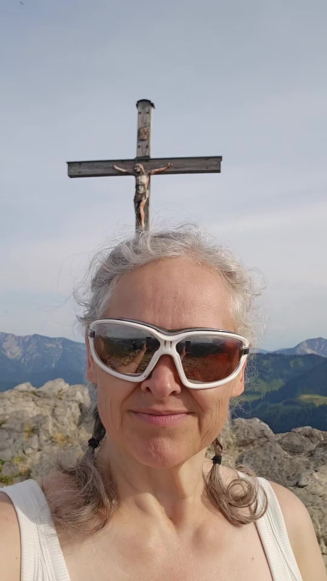 @K E R S T I N 🥾🌤⛰️🍀💯😘💃