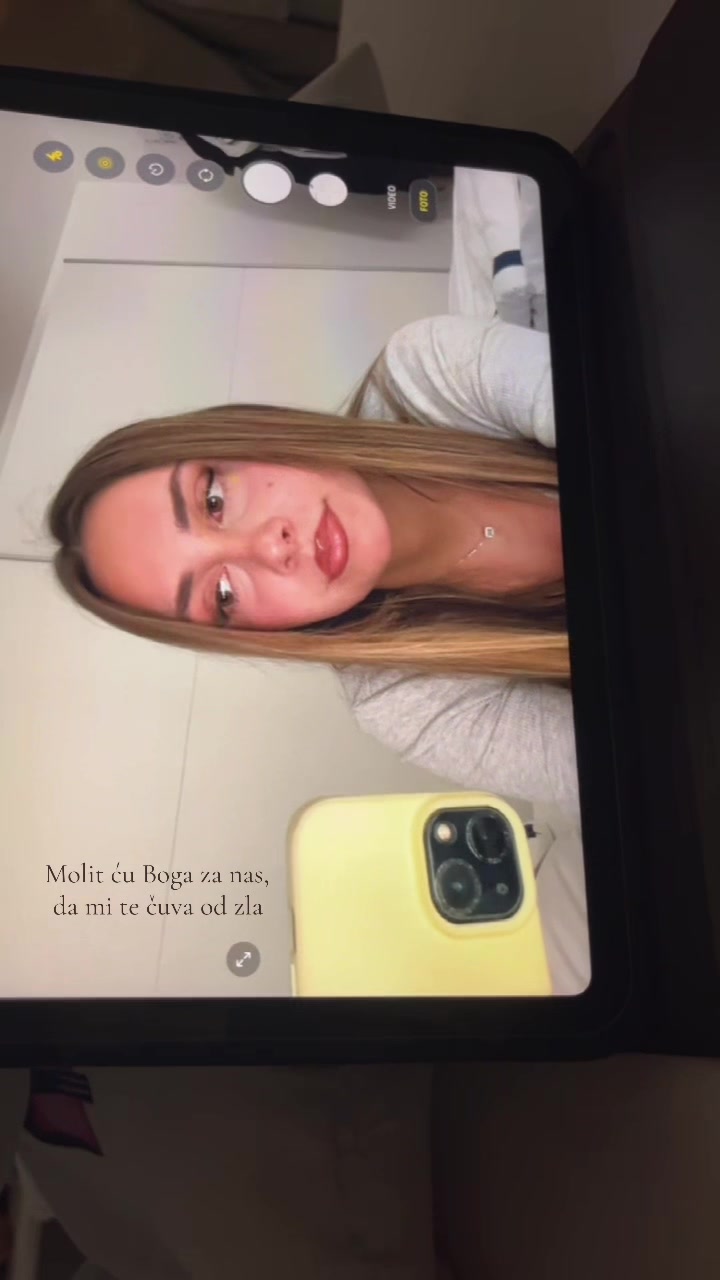 @Anđela🪽